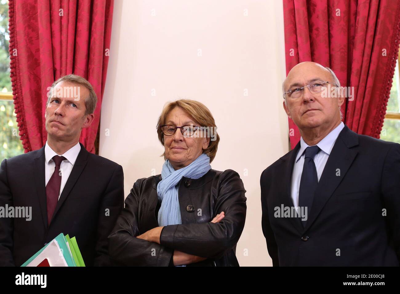 Il 16 ottobre 2013, all'Hotel Matignon di Parigi, in Francia, hanno partecipato il Ministro francese per l'Agricoltura, l'Agribeement e la Foresta Guillaume Garot, il Ministro per la riforma dello Stato, il decentramento e la pubblica Amministrazione Marylise Lebranchu e il Ministro del lavoro, dell'occupazione e del dialogo sociale Michel sapin. Foto di Stephane Lemouton/ABACAPRESS.COM Foto Stock