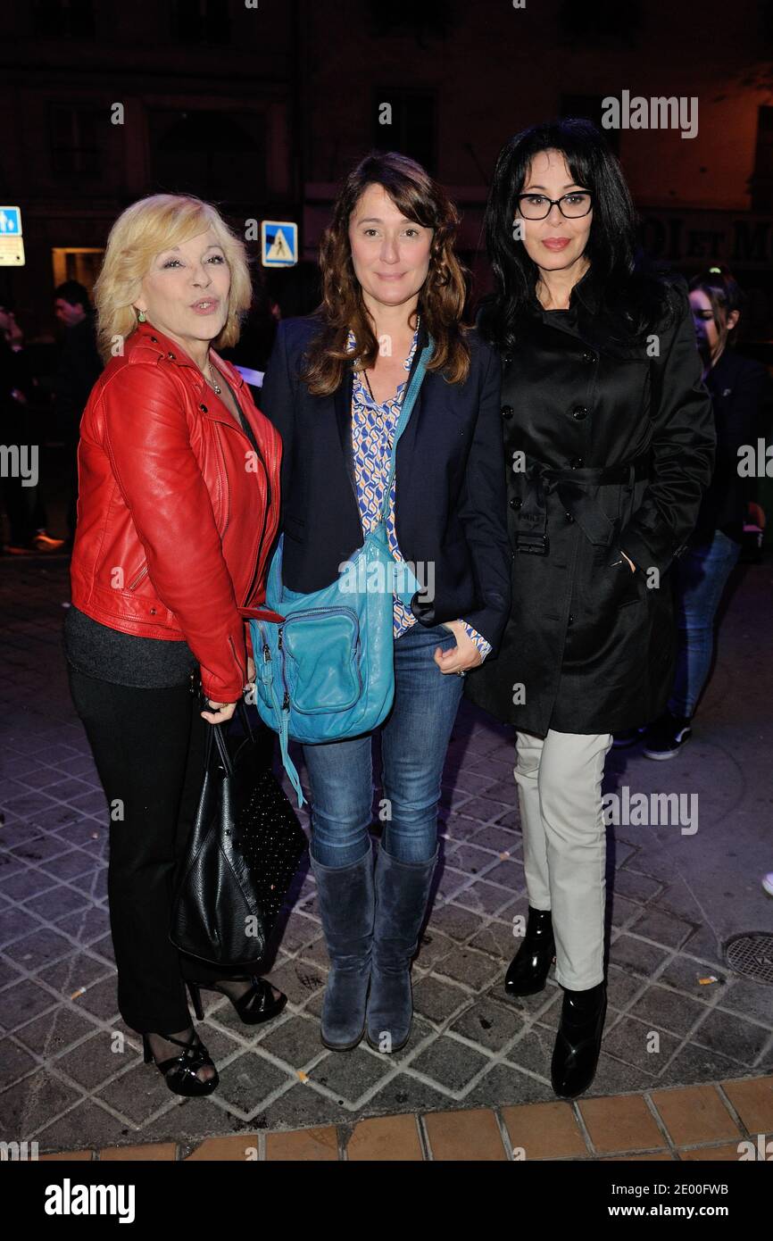 Yamina Benguigui, Nicoletta, Daniela Lumbroso alla 100° esibizione di Mustapha El Atrassi presso la casa di gioco le Splendid di Parigi, Francia, il 21 ottobre 2013. Foto di Alban Wyters/ABACAPRESS.COM Foto Stock
