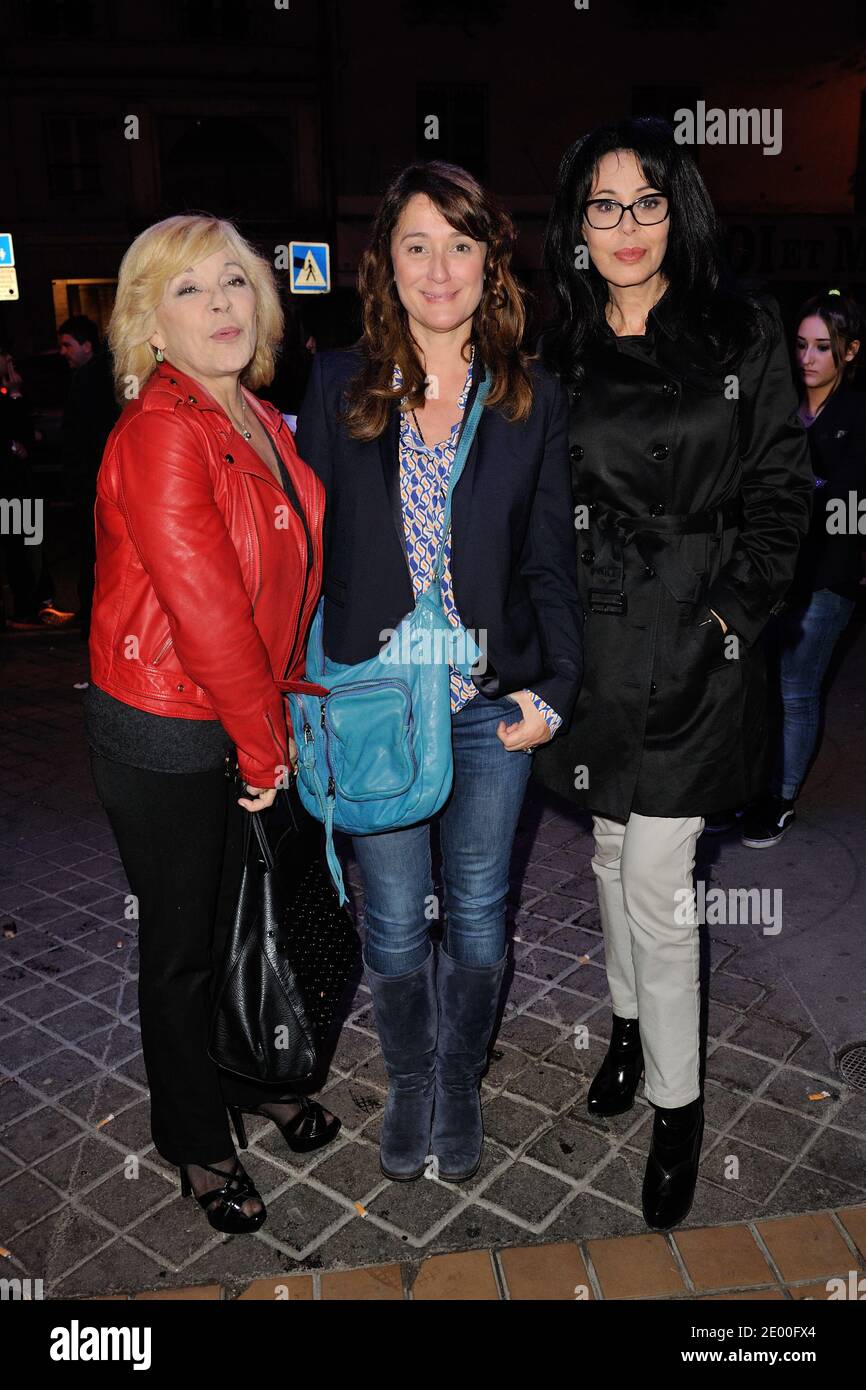 Yamina Benguigui, Nicoletta, Daniela Lumbroso alla 100° esibizione di Mustapha El Atrassi presso la casa di gioco le Splendid di Parigi, Francia, il 21 ottobre 2013. Foto di Alban Wyters/ABACAPRESS.COM Foto Stock