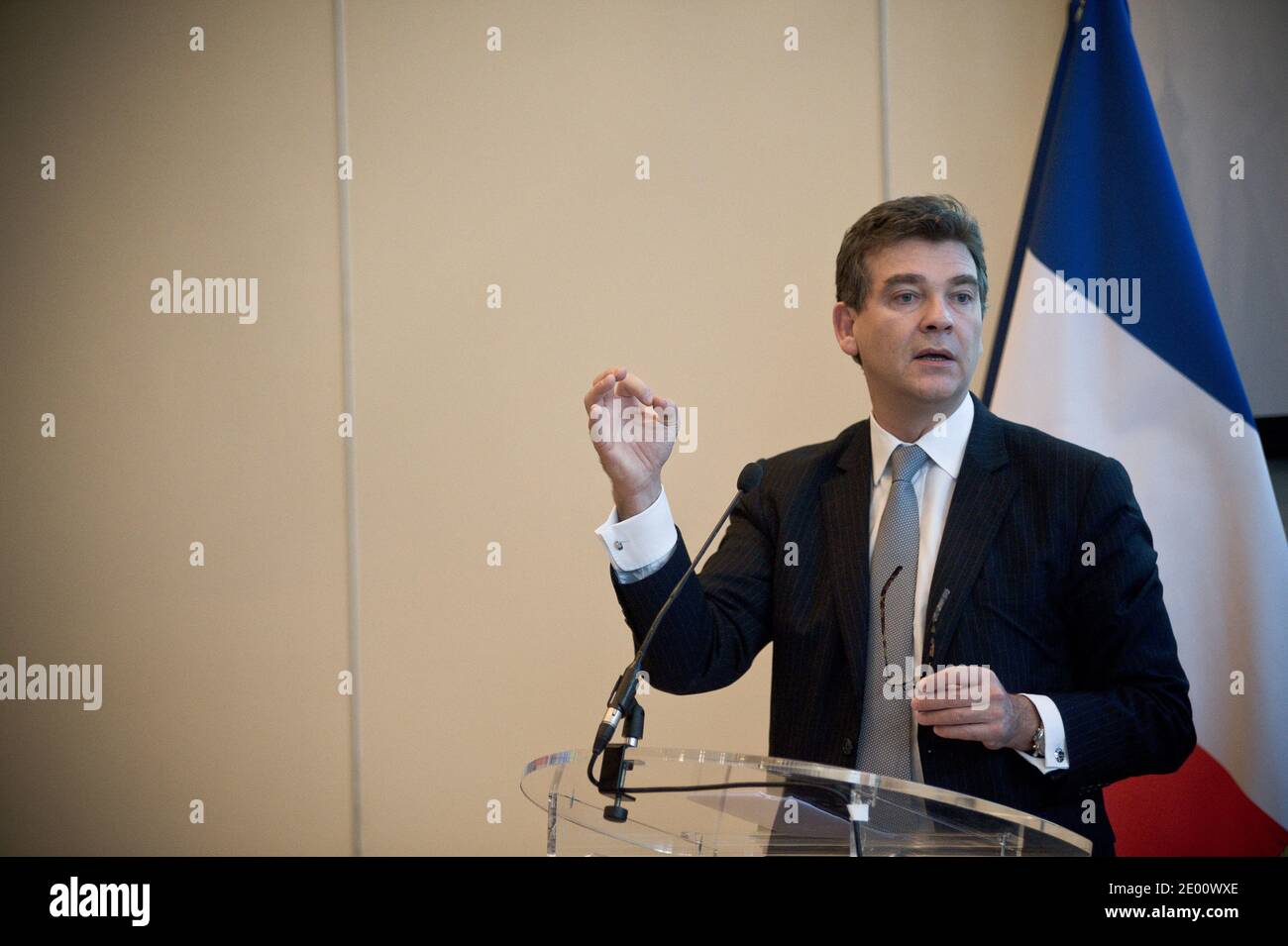 Ministro per il rinnovamento industriale Arnaud Montebourg durante una conferenza stampa congiunta per presentare il piano "UN nuovo Ordine per l'innovazione" al Ministero dell'Economia a Parigi, Francia, il 5 novembre 2013. Foto di Nicolas Messyasz/ABACAPRESS.COM Foto Stock