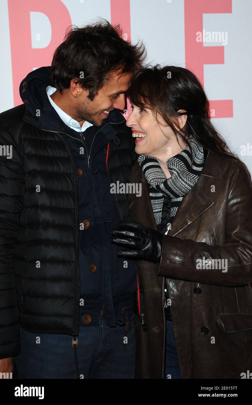 Ruben Alves e Chantal Lauby alla prima di 'Les Garcons et Guillaume, A Table!' Si è tenuto al teatro Gaumont Opera di Parigi il 18 novembre 2013. Foto di Aurore Marechal/ABACAPRESS.COM Foto Stock