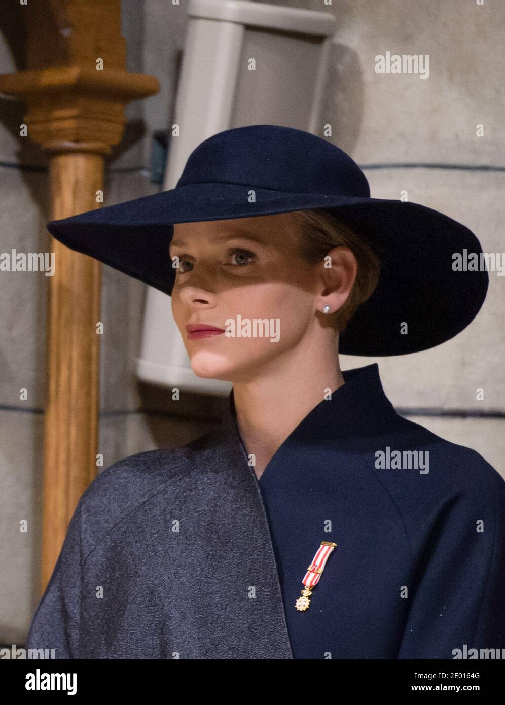 La principessa Charlene di Monaco partecipa a una messa nella Cattedrale di Monaco durante le cerimonie ufficiali per la Giornata Nazionale di Monaco nella Cattedrale di Notre-Dame-Immaculee de Monaco il 19 novembre 2013 a Monte-Carlo, Monaco. Foto di Christophe Guibbaud/ABACAPRESS.COM Foto Stock