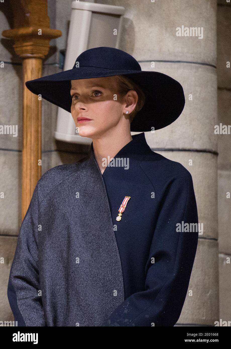 La principessa Charlene di Monaco partecipa a una messa nella Cattedrale di Monaco durante le cerimonie ufficiali per la Giornata Nazionale di Monaco nella Cattedrale di Notre-Dame-Immaculee de Monaco il 19 novembre 2013 a Monte-Carlo, Monaco. Foto di Christophe Guibbaud/ABACAPRESS.COM Foto Stock