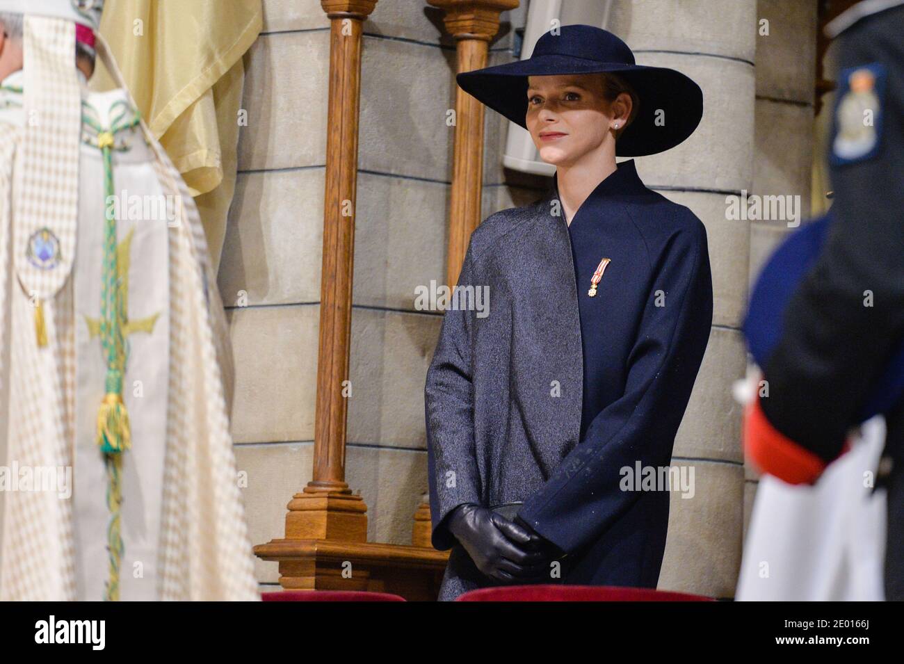 La principessa Charlene di Monaco partecipa a una messa nella Cattedrale di Monaco durante le cerimonie ufficiali per la Giornata Nazionale di Monaco nella Cattedrale di Notre-Dame-Immaculee de Monaco il 19 novembre 2013 a Monte-Carlo, Monaco. Foto di Christophe Guibbaud/ABACAPRESS.COM Foto Stock