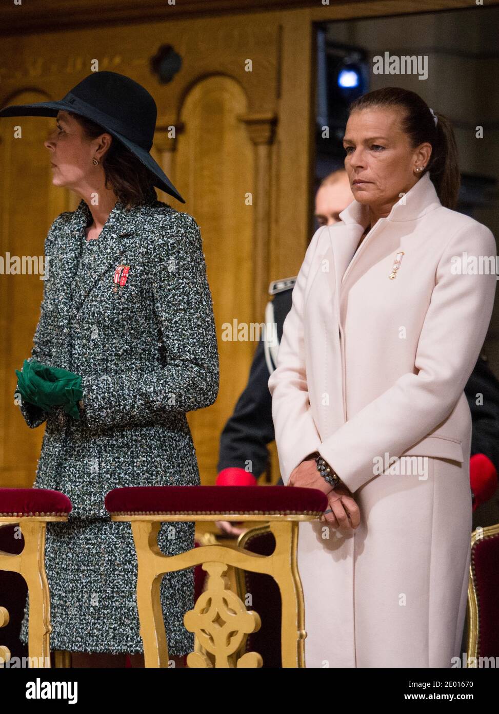 La Principessa Caroline di Hannover e la Principessa Stephanie di Monaco partecipano ad una messa nella Cattedrale di Monaco durante le cerimonie ufficiali per la Giornata Nazionale di Monaco, nella Cattedrale di Notre-Dame-Immaculee de Monaco, il 19 novembre 2013 a Monte-Carlo, Monaco. Foto di Christophe Guibbaud/ABACAPRESS.COM Foto Stock