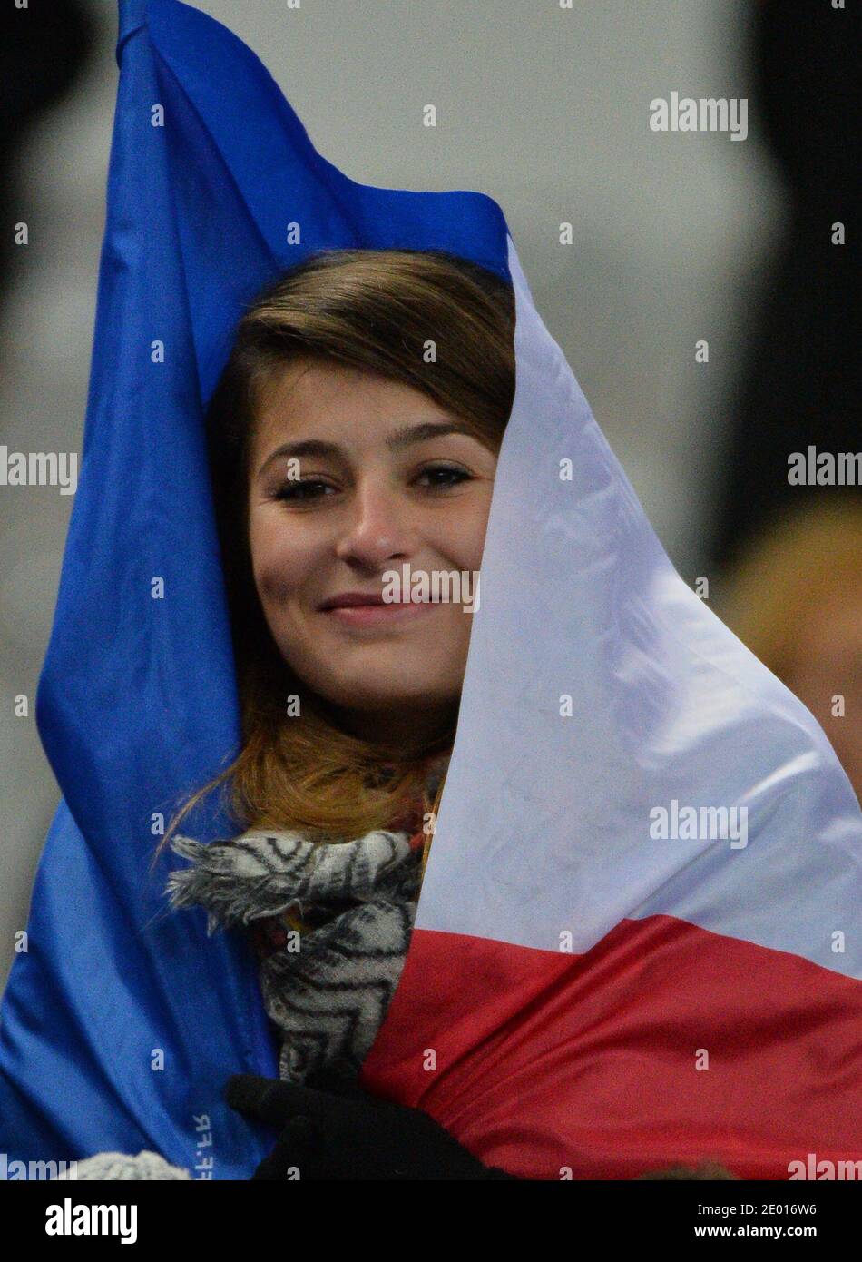 I fan della Francia durante la partita di calcio della Coppa del mondo FIFA Europe Group 2014, Francia contro Ucraina allo Stade de France, nella periferia di Parigi, Francia, il 19 novembre 2013. Foto di Christian Liegi Foto Stock