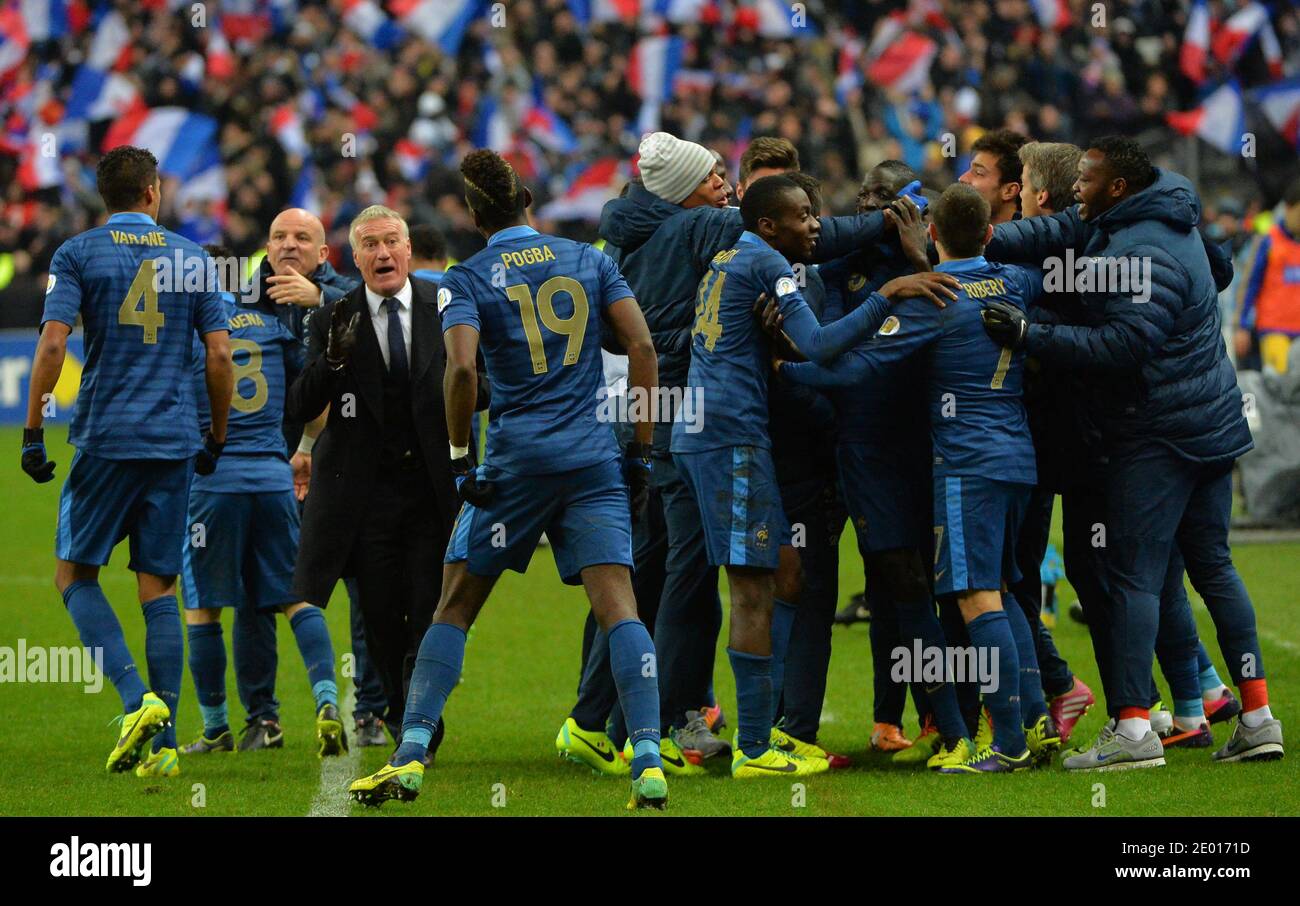 Il francese Mamadou Sakho durante la partita di calcio della Coppa del mondo FIFA Europa Group 2014, Francia contro Ucraina allo Stade de France, nella periferia di Parigi, Francia, a Saint-Denis, il 19 novembre 2013. Foto di Christian Liegi Foto Stock