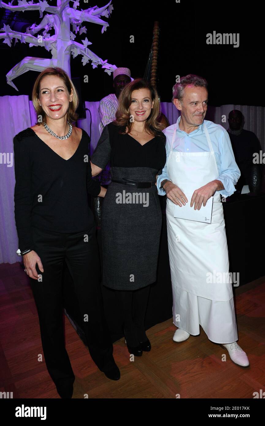 Gwendoline Khoudi, Valerie Trierweiler e Alain Passard partecipano all'evento benefico 'NE les Oublions Pas' Action Contre la Faim al Grand Palais, a Parigi, Francia, il 20 novembre 2013. Foto di Aurore Marechal/ABACAPRESS.COM Foto Stock