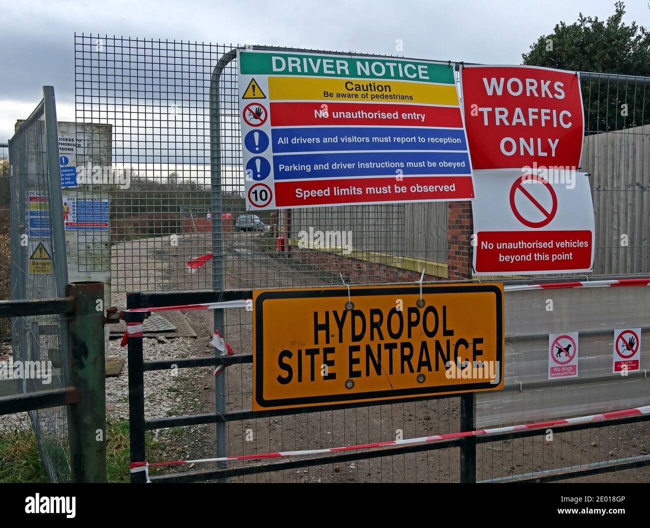 Hydropol Site Entrance, cantiere, Woolston Weir Hydro project, Mersey River Dam, Warrington, Cheshire, Inghilterra, Regno Unito Foto Stock