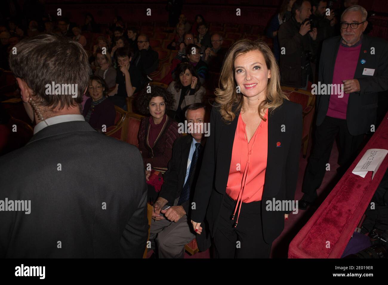 Nella foto di Valerie Trierweiler, il 22 novembre 2013, a Parigi, in Francia, uscì dalla cerimonia del 'Prix Danielle Mitterrand 2013'. Foto di Romain boe/ABACAPRESS.COM Foto Stock