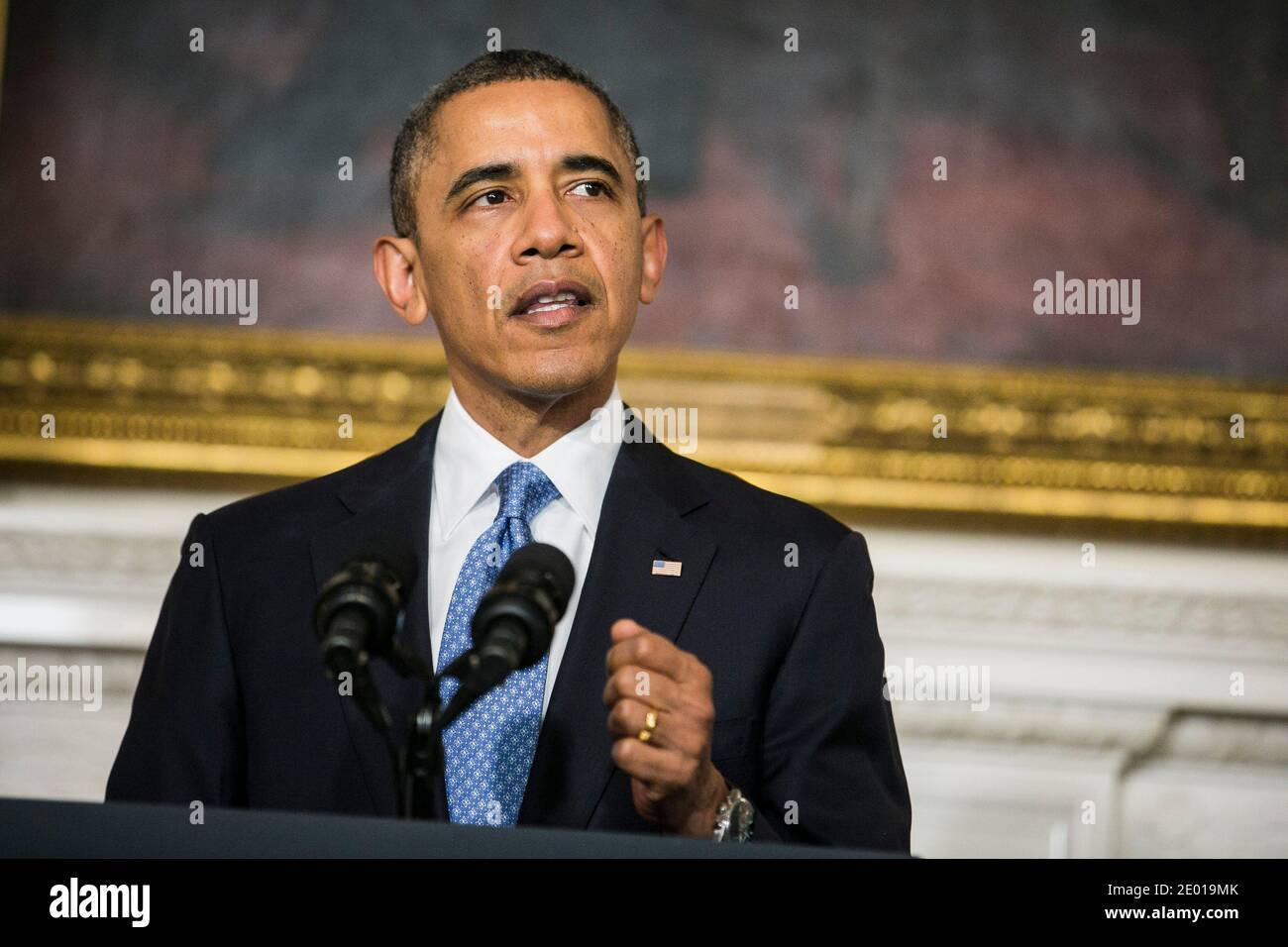 Il presidente Barack Obama ha reso una dichiarazione che annuncia un accordo interinale sull'energia nucleare iraniana, raggiunto nei negoziati tra l'Iran e sei potenze mondiali, dalla Sala da pranzo di Stato alla Casa Bianca il 23 novembre 2013 a Washington, DC, USA. Un punto di grave blocco nei negoziati è stato l'insistenza dell'Iran sul diritto di arricchire l'uranio. Foto di T.J. Kirkpatrick/piscina/ABACAPRESS.COM Foto Stock