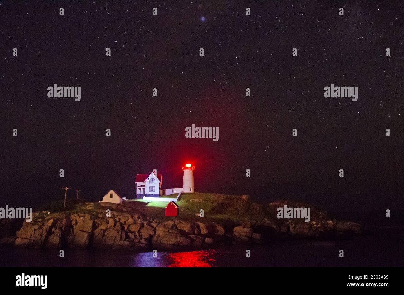 Cape Neddick Light o la Nubble Light di notte Foto Stock
