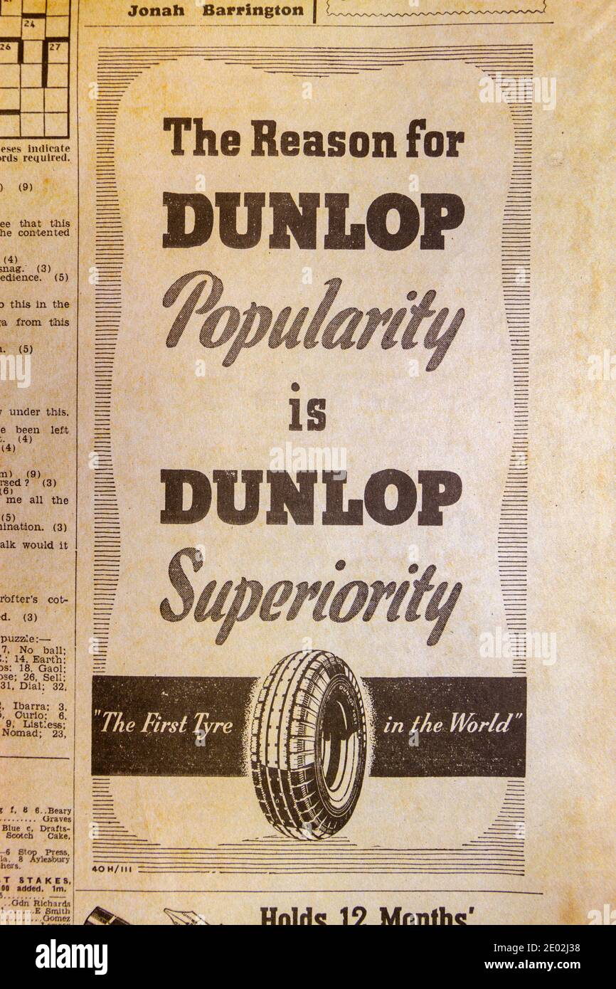 Annuncio per pneumatici Dunlop nel quotidiano Daily Express (replica) il 31 maggio 1940 durante l'evacuazione di Dunkerque. Foto Stock