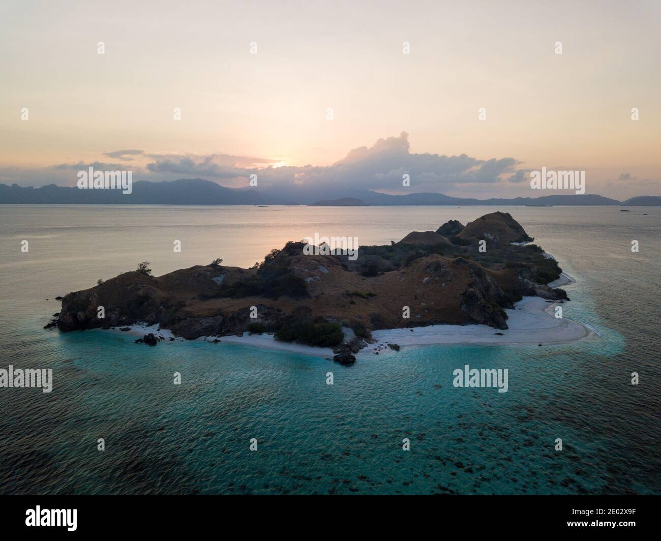 Veduta aerea di East Nusa Tenggara, conosciuto come Parco Nazionale di Komodo, Flores, Indonesia. Foto Stock