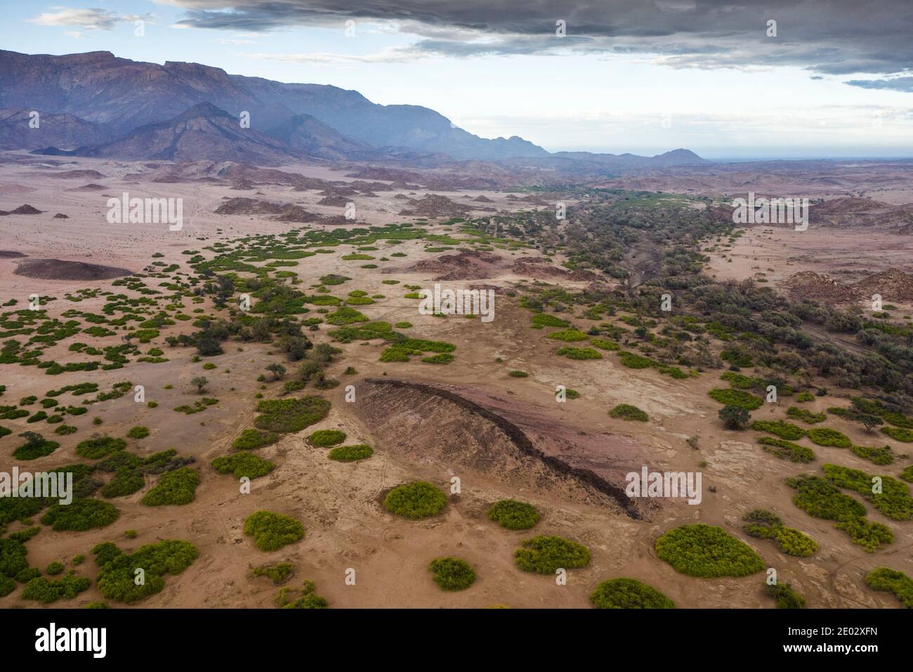 Fiume Ugab e Brandberg, Erongo, Namibia Foto Stock