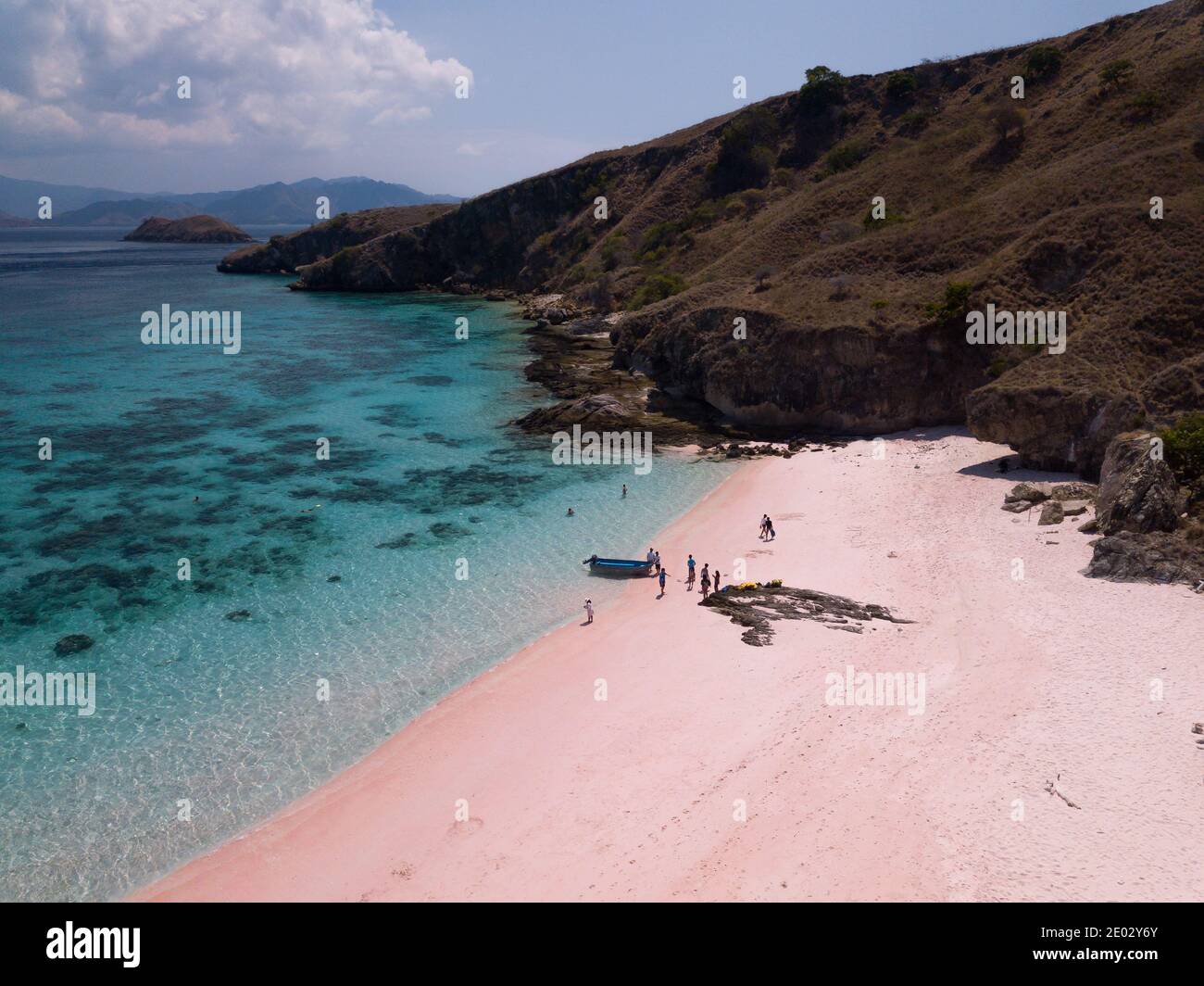 Pink Beach Drone vista Komodo National Park a Flores Indonesia Foto Stock