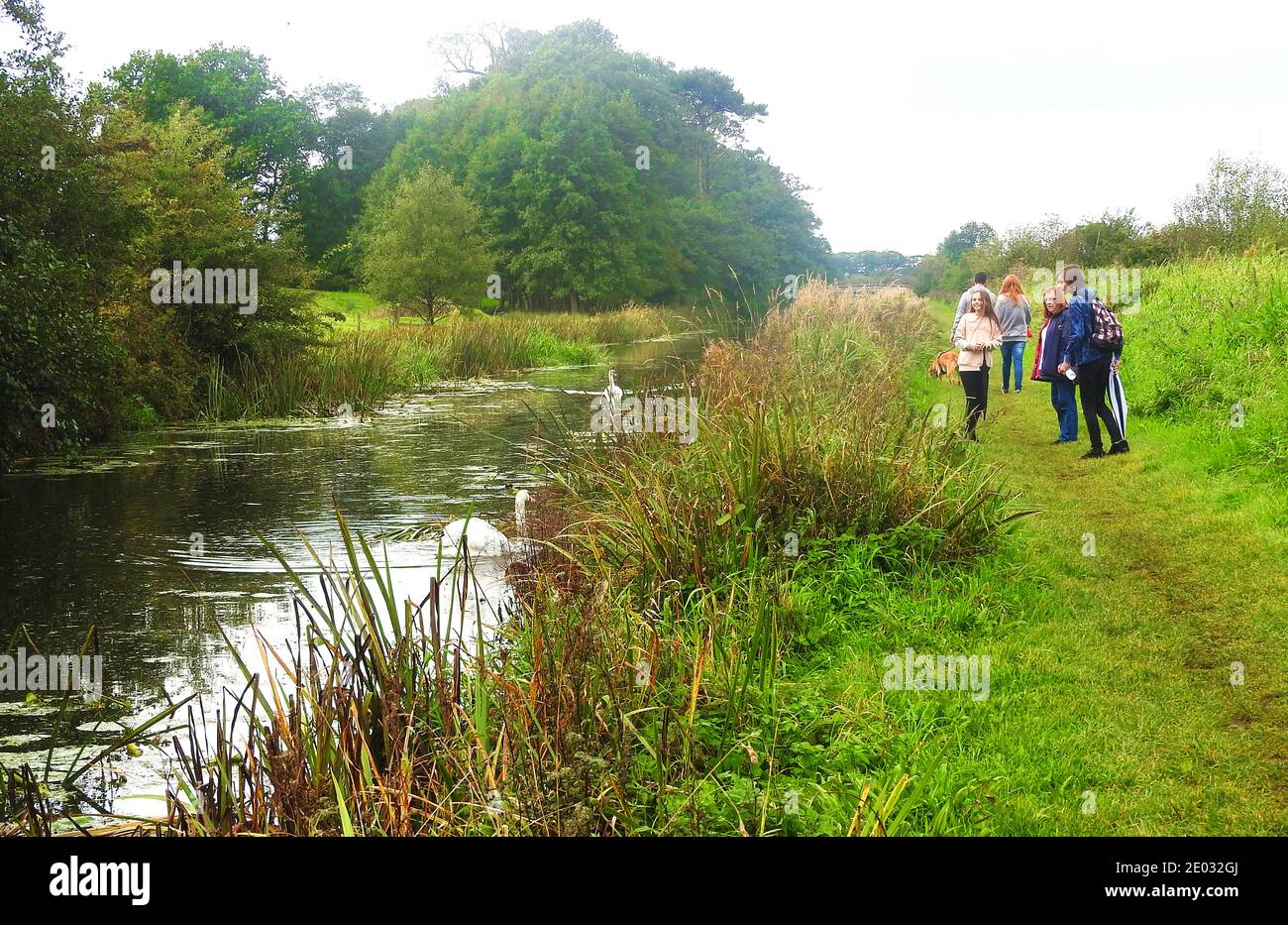 Fare una passeggiata sul sentiero di Glasson Branch del Lancaster Canal 2020.(preso con il permesso di quelli in foto per uso commerciale) Foto Stock