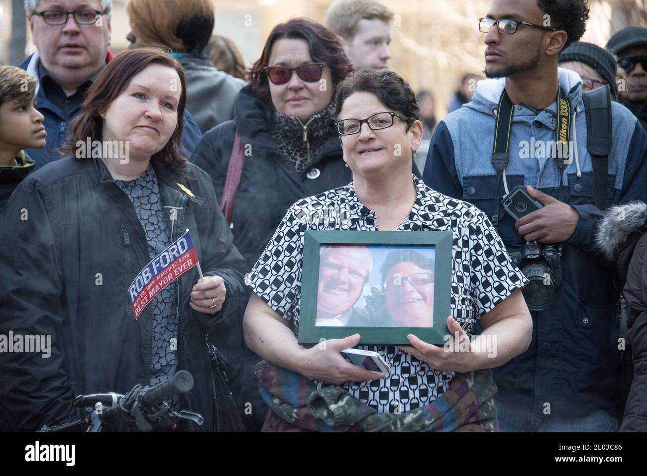 Pubblico generale che partecipa ai funerali di Rob Ford, Toronto, Canada-Marzo 2016 Foto Stock