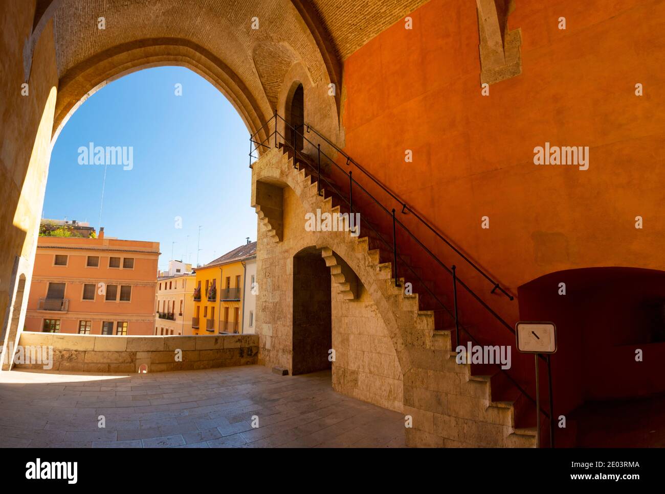 Valencia, Spagna. 11 ottobre 2020: Interno nord al primo piano delle Torri Quart, o Torri Cuarte. XV secolo. Edifici della città interna BE Foto Stock