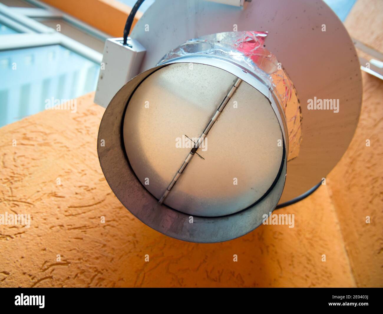 Controllare la chiusura del sistema di ventilazione in uscita dalla valvola Foto Stock