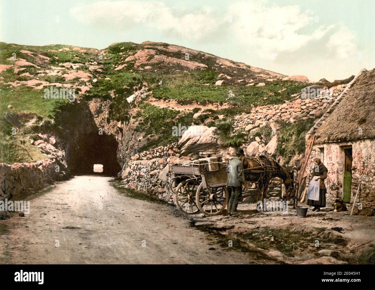 Tunnel vicino a Glengariff. Contea di Cork, Irlanda, circa 1900 Foto Stock