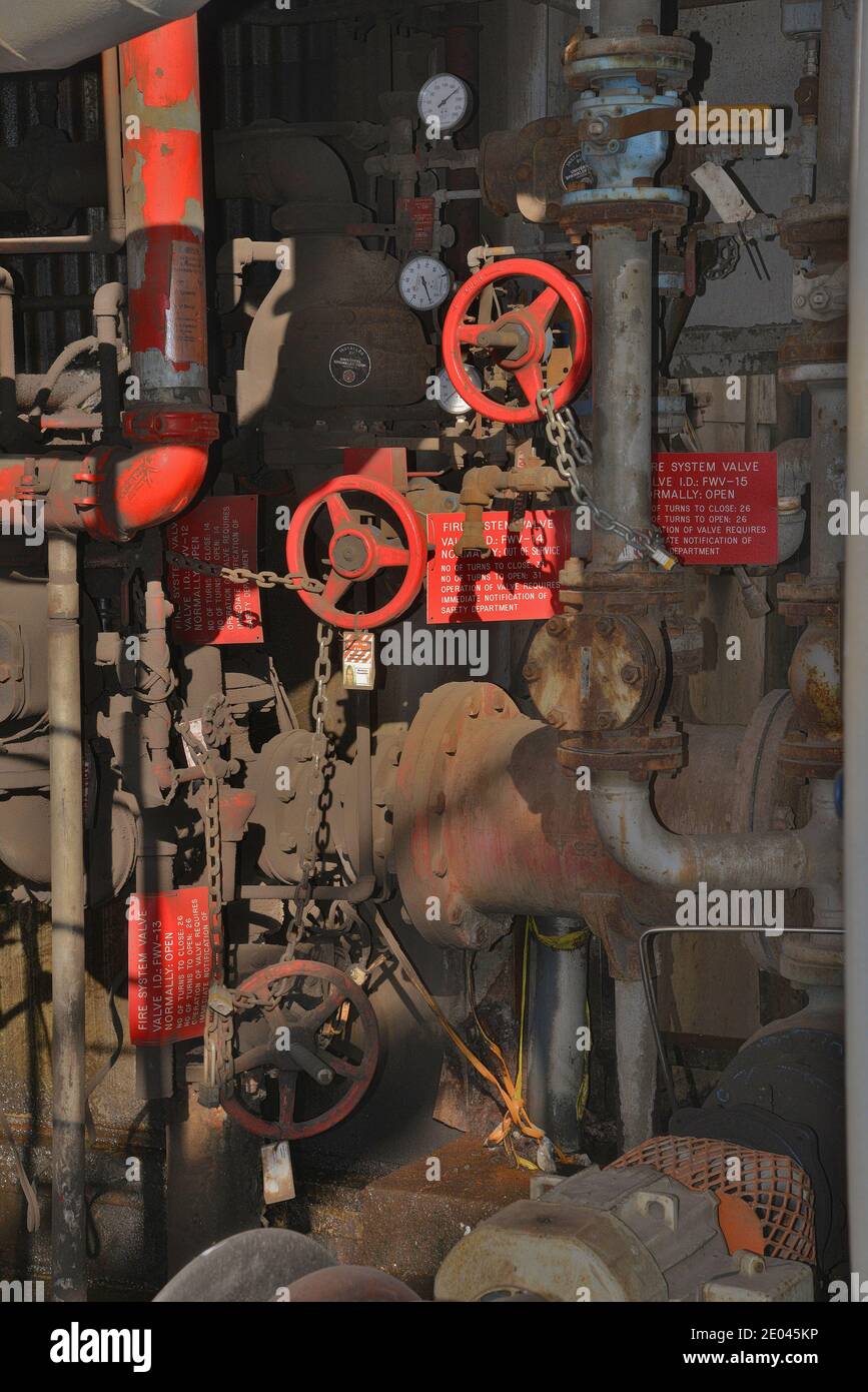 Industria petrolifera valvole di controllo per condotte, raffinerie e controllo dei pozzi Foto Stock