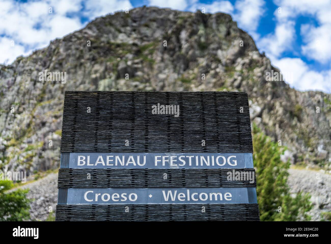 Blaenau Ffestiniog Benvenuti Croeso - Blaenau Ffestiniog Slate Mining Town - Benvenuti in ardesia stratificata. Blaenau Ffestiniog Turismo. Foto Stock