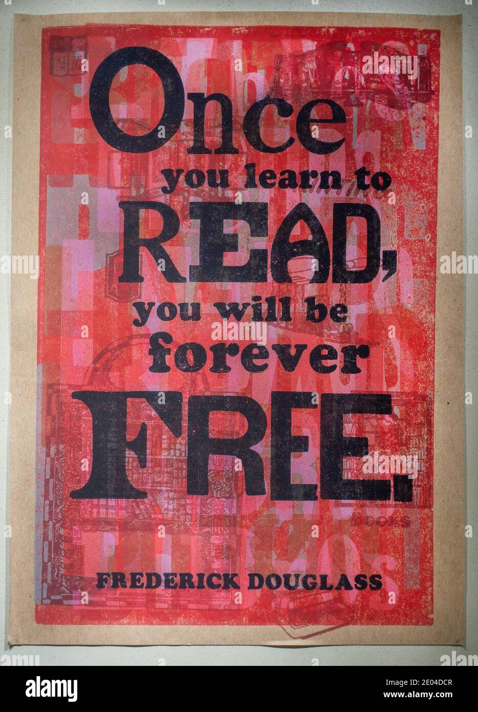 una volta che imparate a leggere sarete per sempre liberi Recita opere d'arte di Frederick Douglass alla Brooklyn Public Library di New York Foto Stock