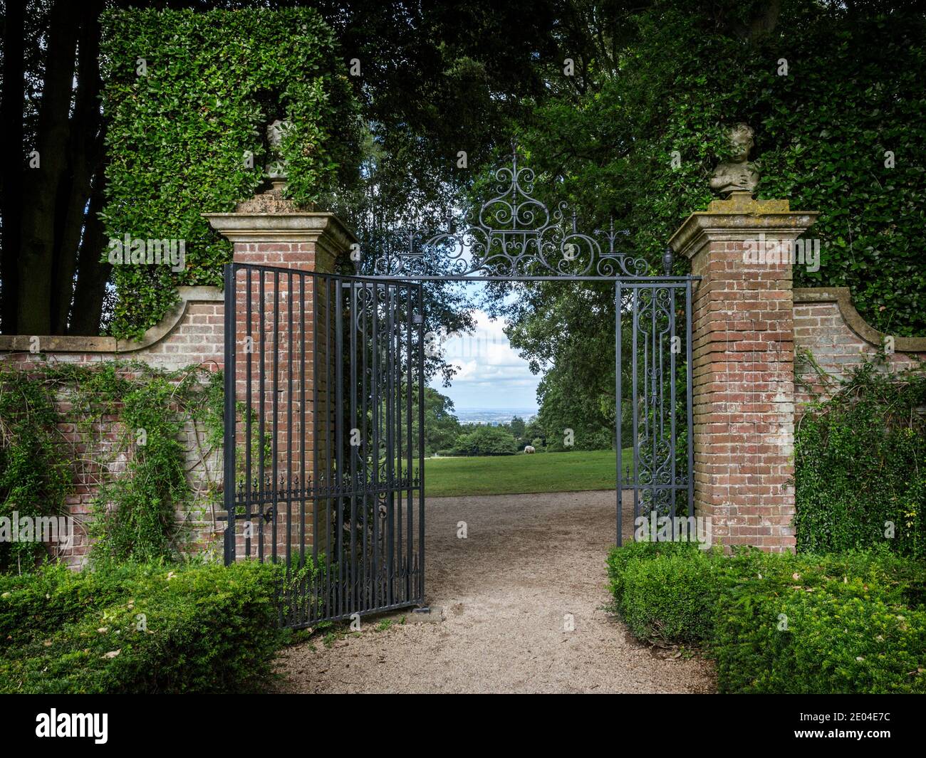 I bellissimi giardini in estate al Hidcote Manor Garden nel Cotswolds, Hidcote, Gloucestershire, Inghilterra. Foto Stock