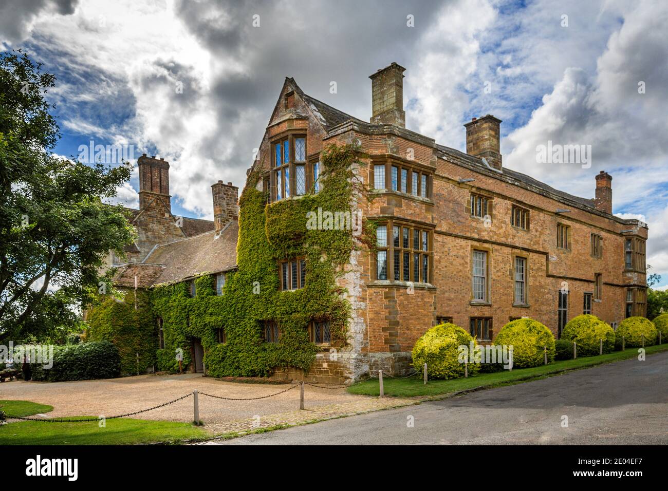 Canons Ashby House è una residenza elisabettiana situata a Canons Ashby, nel Northamptonshire, in Inghilterra. Foto Stock