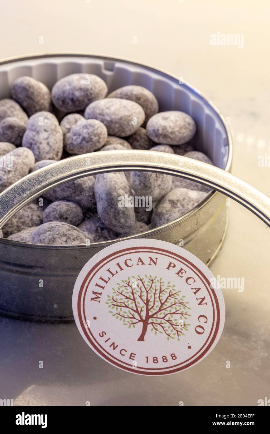 Tin of Millican Pecan Co. Toffee Pecans cioccolato, Stati Uniti Foto Stock