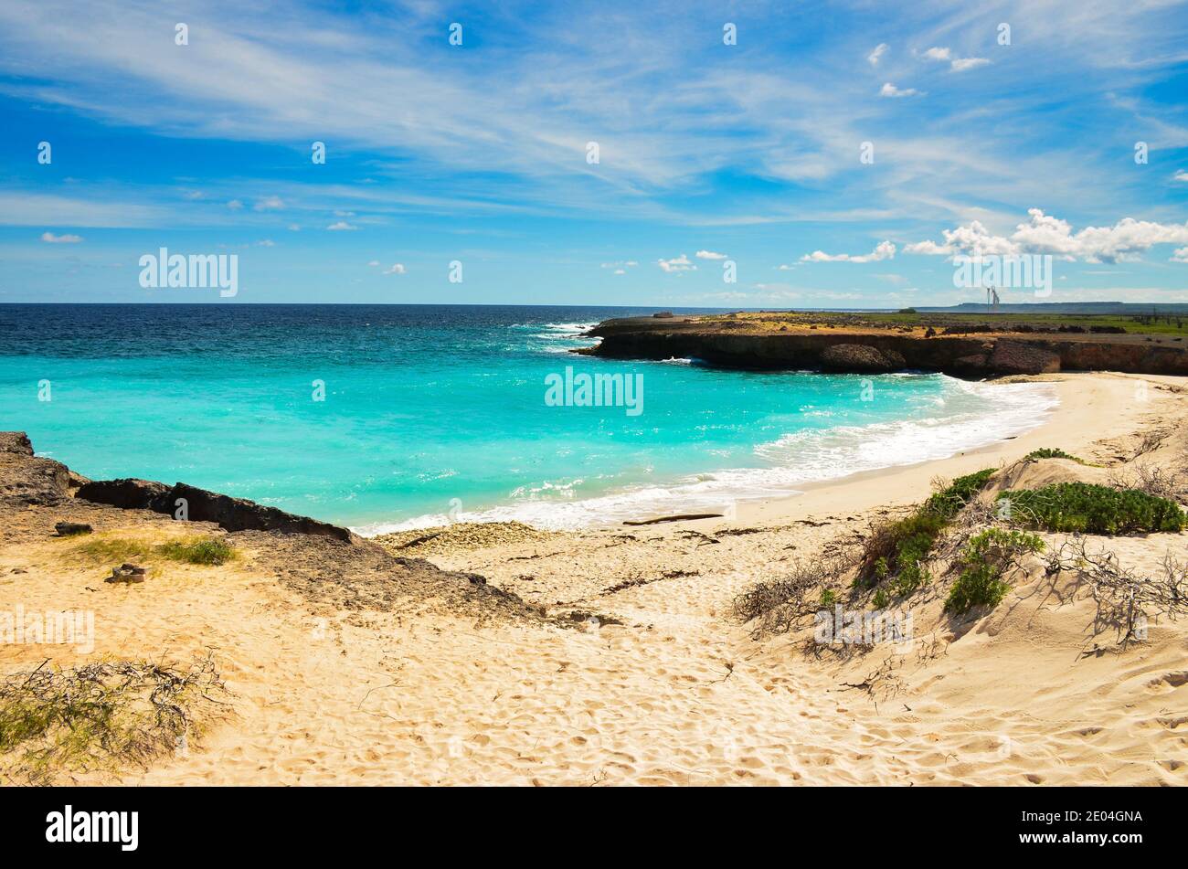 Playa Chikitu, bellissima spiaggia sull'isola caraibica di bonaire, luogo di snorkeling e immersioni sull'isola. Godetevi il relax nella sabbia sul mare Foto Stock