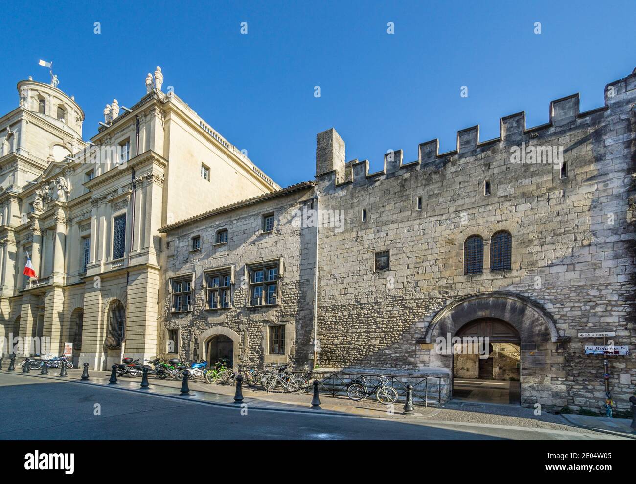 Palais des Podestats, 13 ° secolo Palazzo fortificato servito come la sede del potere durante il Medioevo; Arles, Bocche del Rhône dipartimento, F meridionale Foto Stock