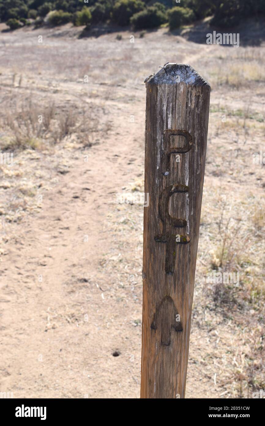 Segnavia per il Pacific Crest Trail, nella sezione della California meridionale. Foto Stock