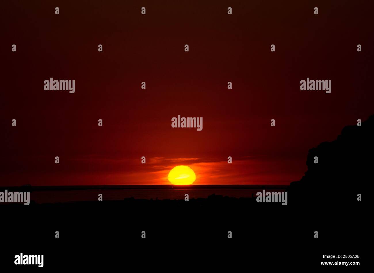 Bellissimo tramonto sulla spiaggia di la Barrosa, Chiclana de la Frontera, Cadice Foto Stock