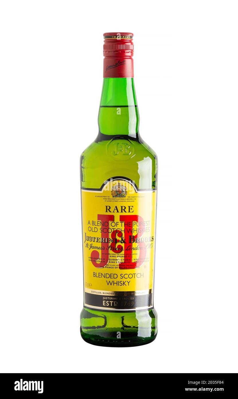 Bottiglia di J&B whisky raro isolato su bianco. Il J&B Rare è un whisky scozzese miscelato sviluppato da Justerini e Brooks. Foto Stock