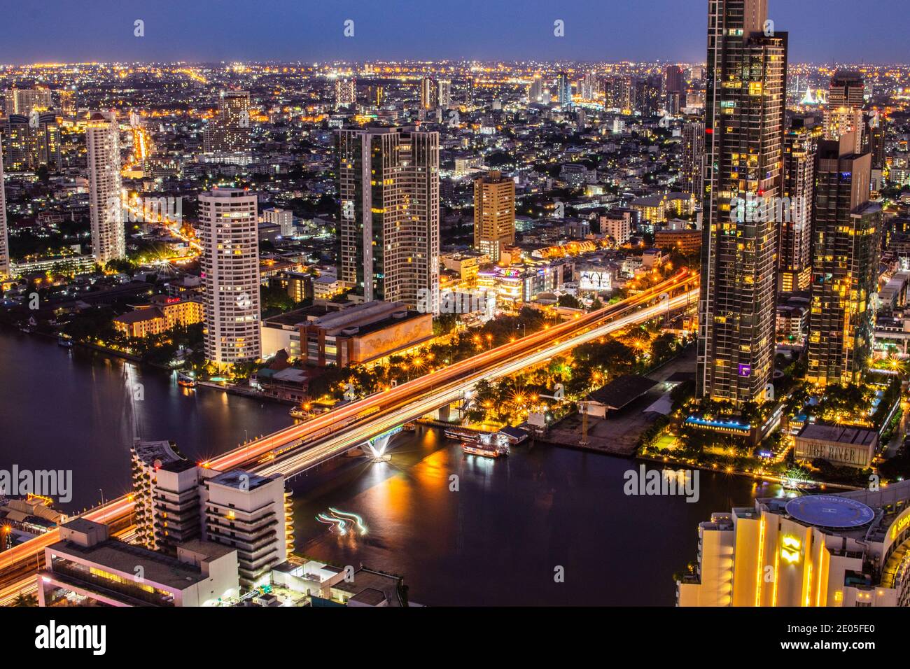Bangkok di notte Foto Stock