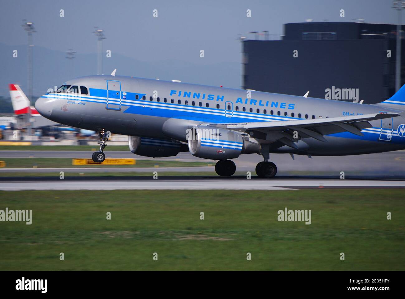 aereo della linea finlandese all'aeroporto di l'inizio in estate Foto Stock