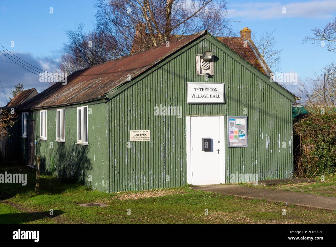 Edificio del villaggio di ferro corrugato, Tytherton, Wiltshire, Inghilterra, Regno Unito Foto Stock