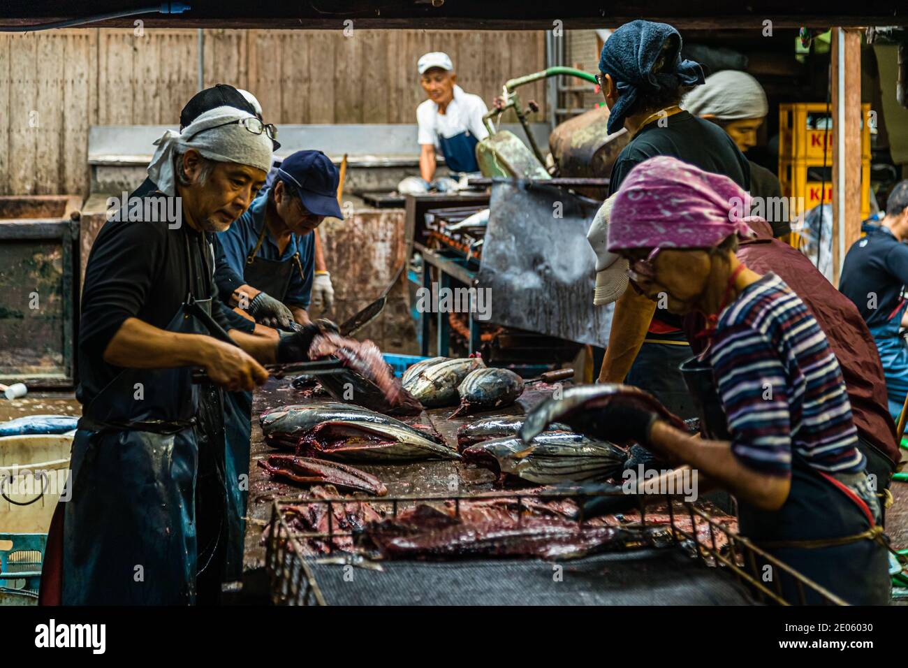 Yasuhisa Serizawa Katsuobushi della fabbricazione in Nishiizu-Cho, Shizuoka, Giappone Foto Stock