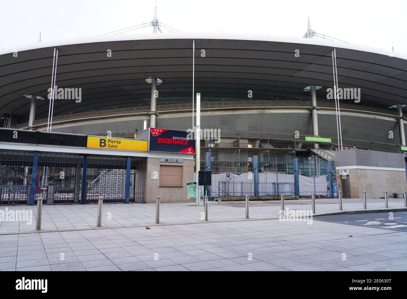 SAINT-DENIS, FRANCIA –25 DEC 2020- Vista dello Stade de France, un  importante stadio di calcio situato vicino a Parigi a Saint-Denis Foto  stock - Alamy