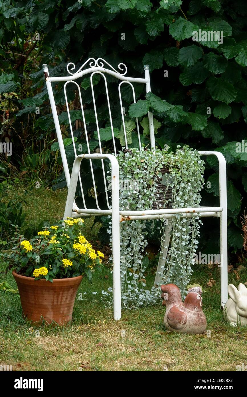 Vecchia sedia da giardino d'epoca Foto Stock