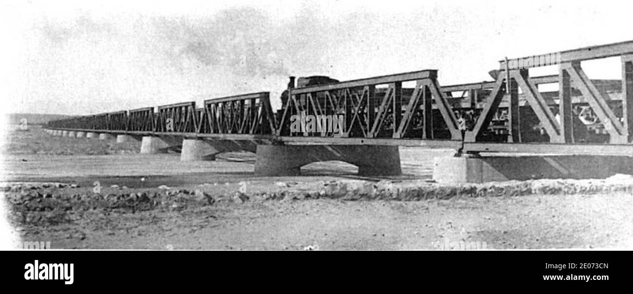 Le Pont du chemin de fer à Lou-Kou-Kiao. Endommagé par les Boxers, il a été réparé et rendu à la circulation par les troupies du génie françaises. Foto Stock