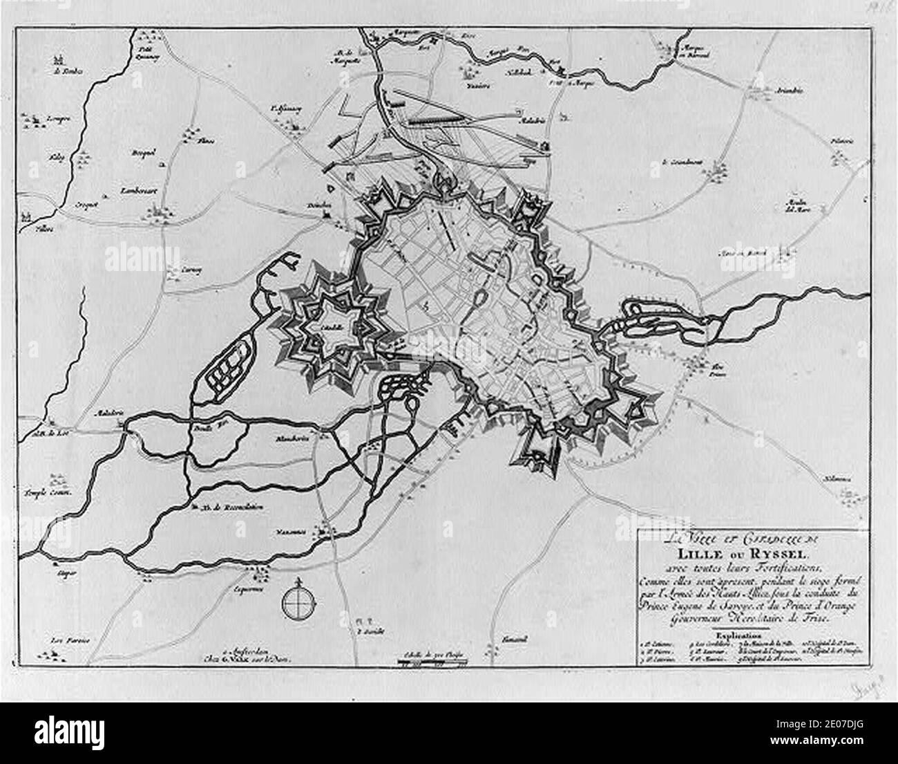 Le ville et citadelle de Lille ou Ryssel avec toutes leurs fortificazioni, comme elles sont à presente, pendant le siege formé par l'armée des hauts alliez, sous 0014. Foto Stock