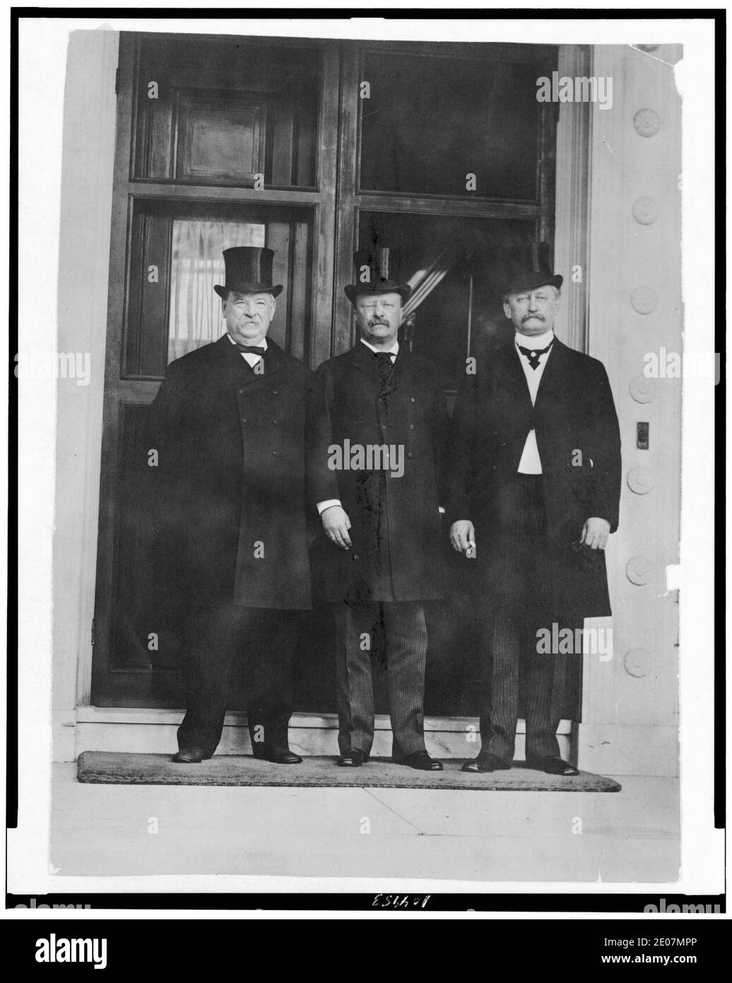 Da sinistra a destra: Grover Cleveland, Theodore Roosevelt e D.R. Francis, posato in piedi, a lunghezza intera) - Murillo Studio, J.J. Ferguson, Propr Foto Stock