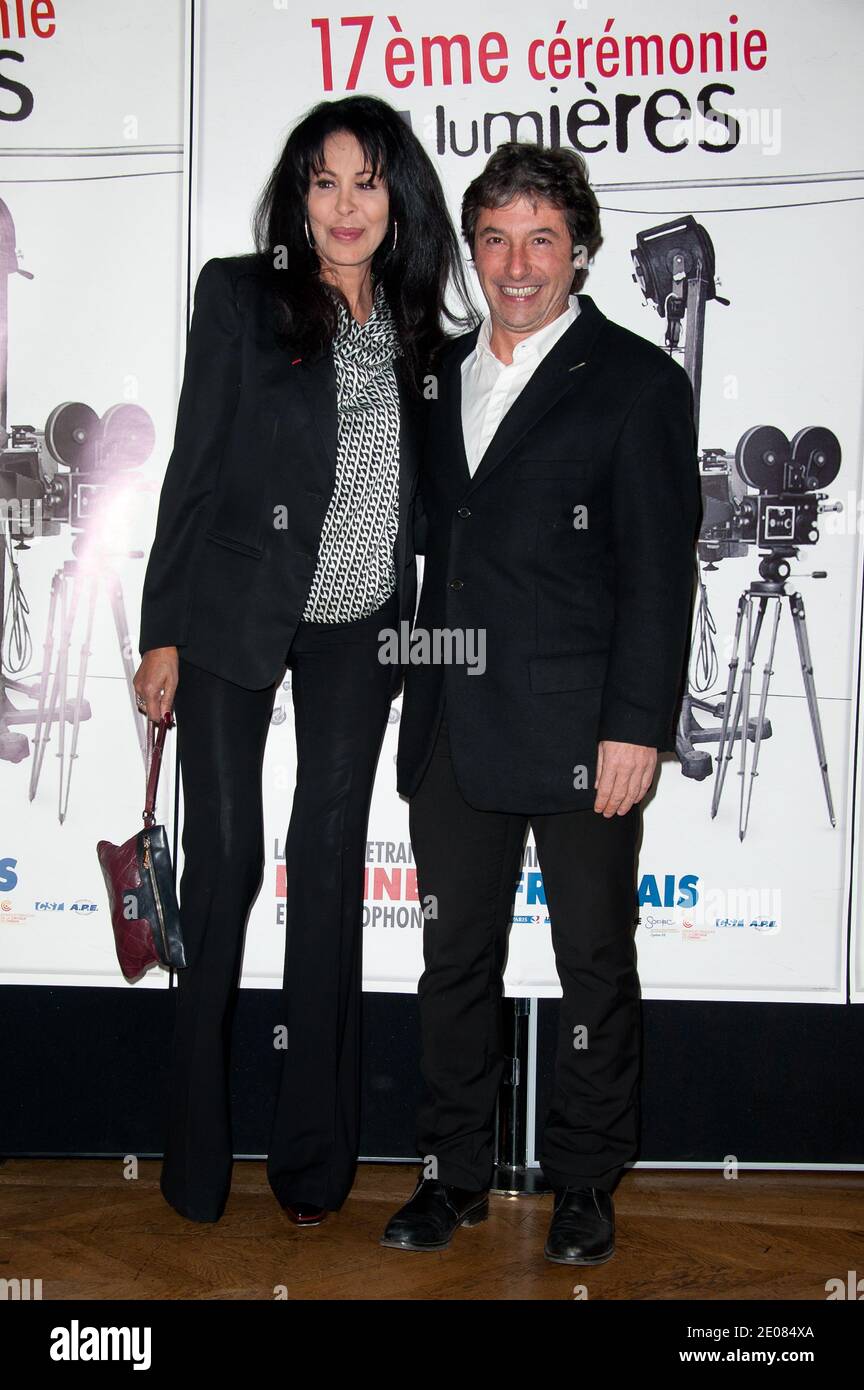 Yamina Benguigui partecipa alla XVII edizione della "Ceremonie Des Lumieres" tenutasi presso l'Hotel de Ville di Parigi il 13 gennaio 2012. Foto di Nicolas Genin/ABACAPRESS.COM Foto Stock