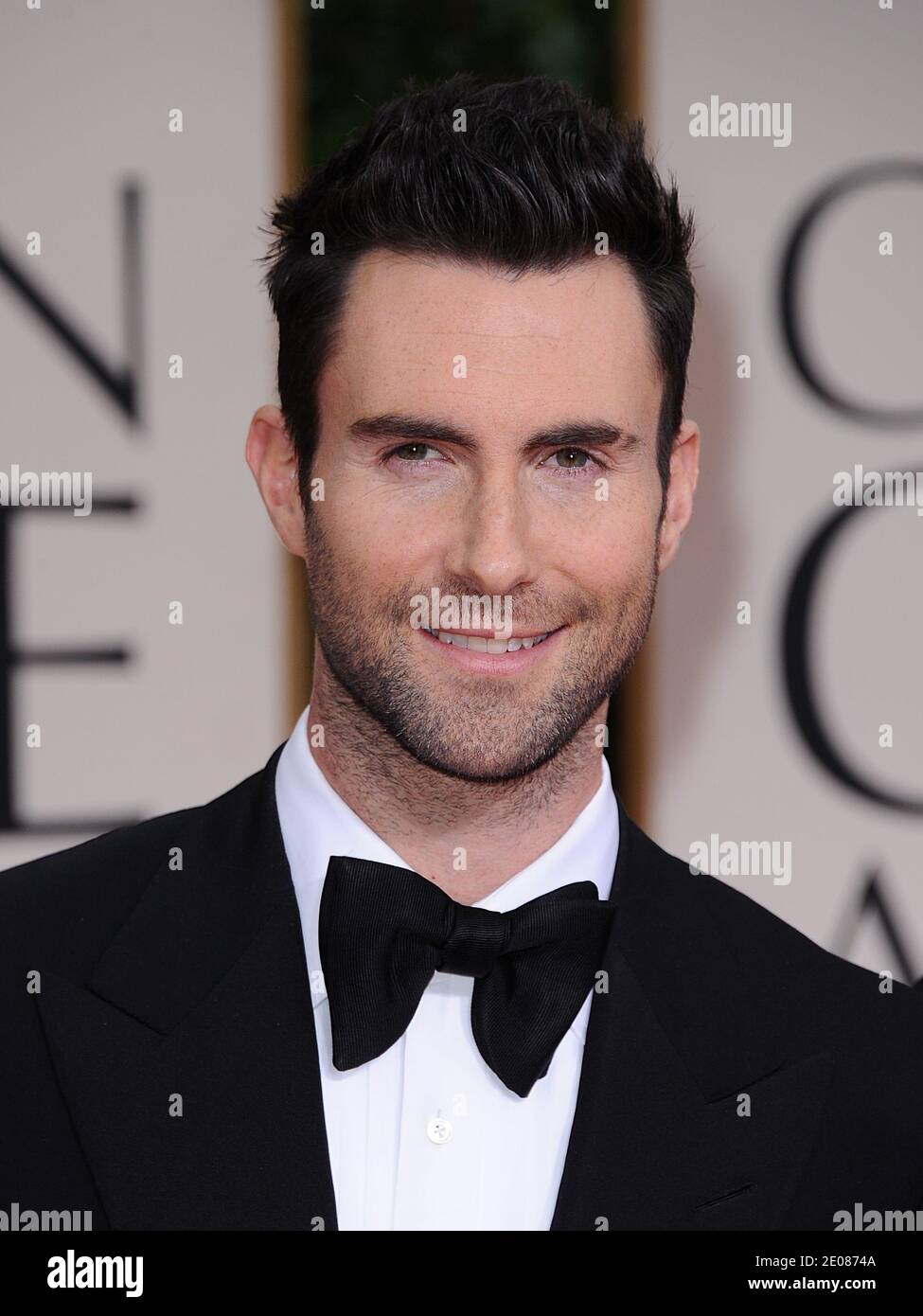 Adam Levine è arrivato per la 69° cerimonia annuale dei Golden Globe Awards, tenutasi presso il Beverly Hilton Hotel di Los Angeles, California, USA il 15 gennaio 2012. Foto di Lionel Hahn/ABACAPRESS.COM Foto Stock