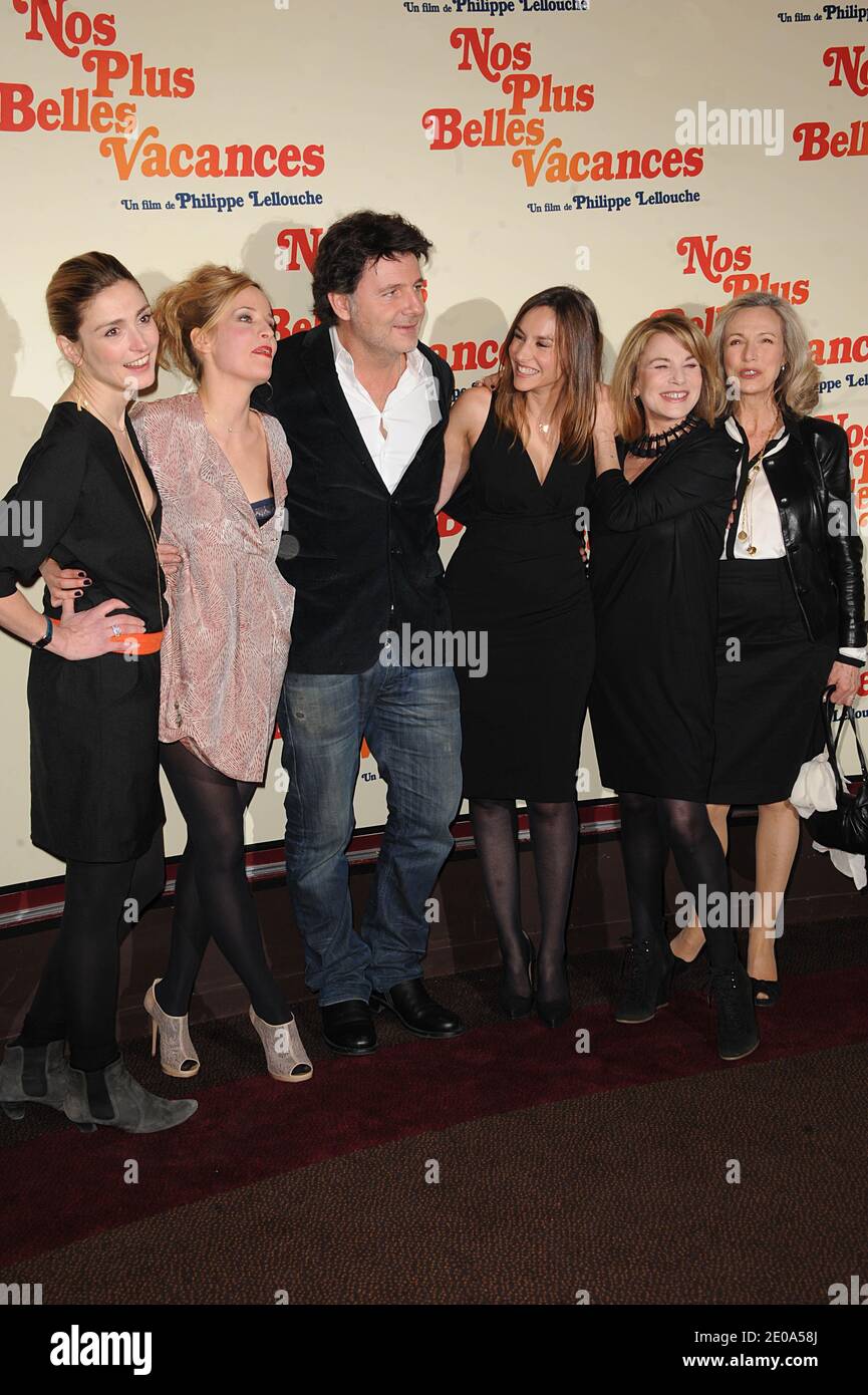 Julie Gayet, Julie Bernard, Philippe Lellouche, Vanessa Demouy e Nicole Calfan hanno partecipato alla prima di 'Nos Plus Belles Vacances' al teatro Gaumont Marignan di Parigi, Francia, il 13 febbraio 2012. Foto di Giancarlo Gorassini/ABACAPRESS.COM Foto Stock