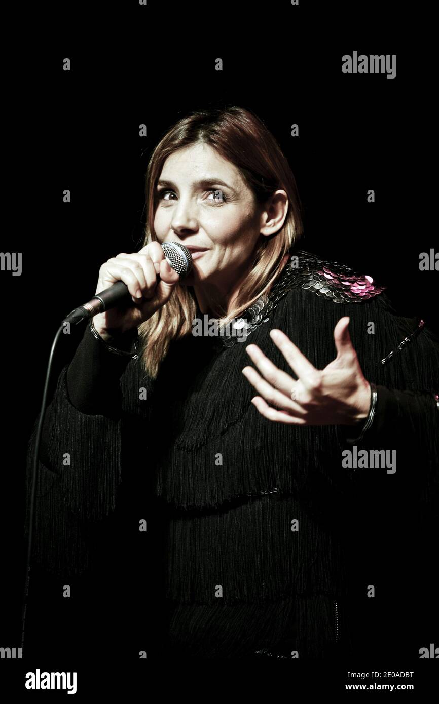 ESCLUSIVO - Clotilde Courau si esibisce durante un concerto a Varces-Allieres-et-Risset, Izere, Francia, il 18 febbraio 2012. Foto di Daniel Giry/ABACAPRESS.COM Foto Stock