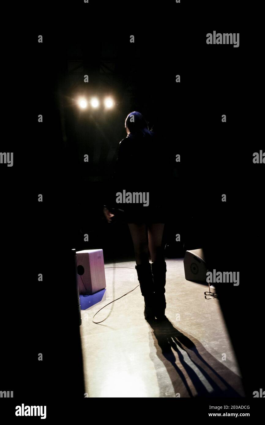 ESCLUSIVO - Clotilde Courau si esibisce durante un concerto a Varces-Allieres-et-Risset, Izere, Francia, il 18 febbraio 2012. Foto di Daniel Giry/ABACAPRESS.COM Foto Stock